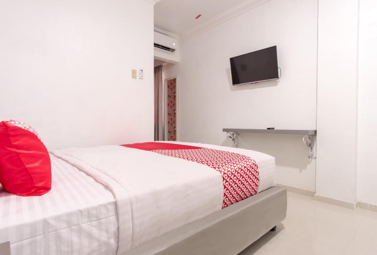 Oyo 487 Gajah Mada Hotel Medan Dış mekan fotoğraf